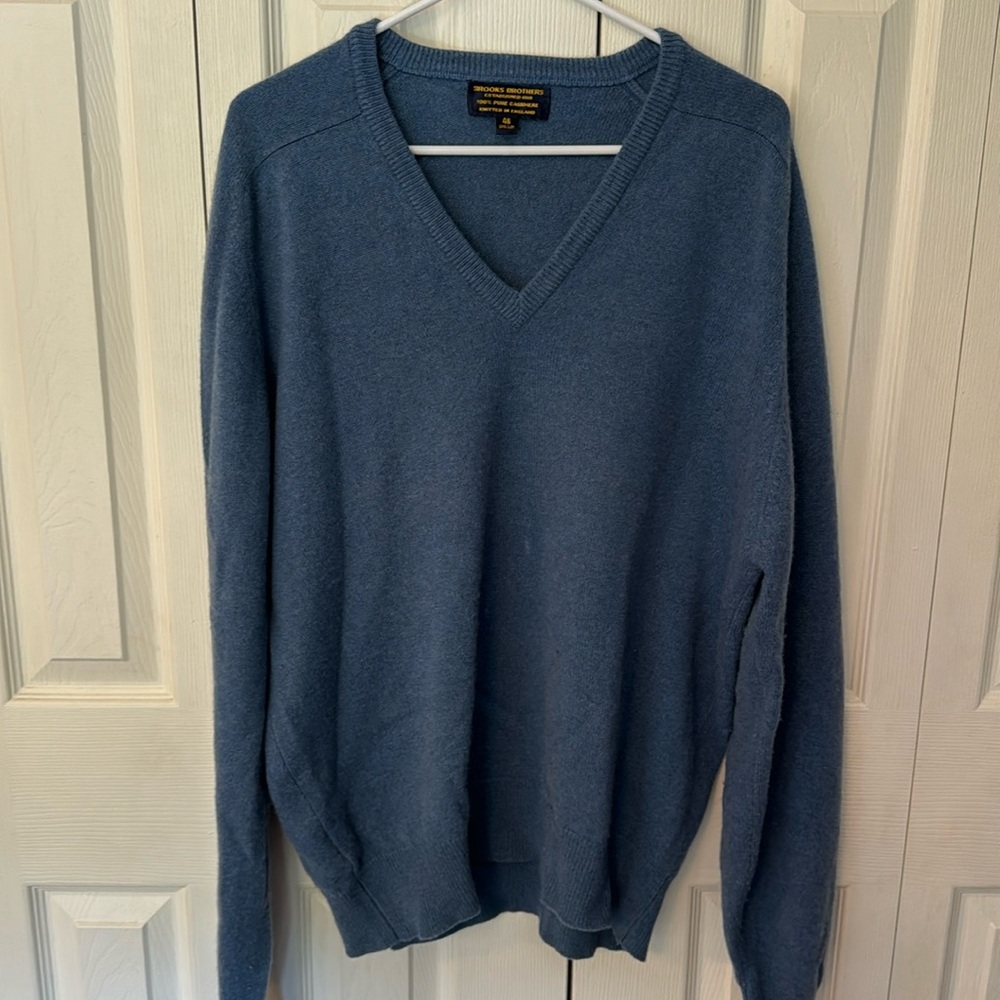 Men’s V-Neck Sweater - Picture 1 of 5